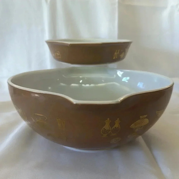 Pyrex EARLY AMERICAN 4 Qt. 444 Cinderella Bowl Brown & Gold Design & 1.5 Qt Dish - Picture 4 of 10